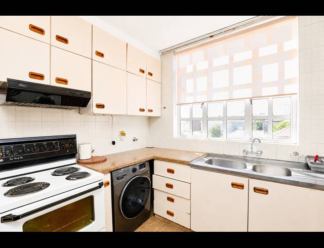 2 BEDROOM APARTMENT FOR SALE IN ESSENWOOD